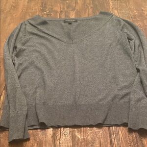 🎉FREE🎉 Banana Republic Gray V-Neck Lightweight Sweater